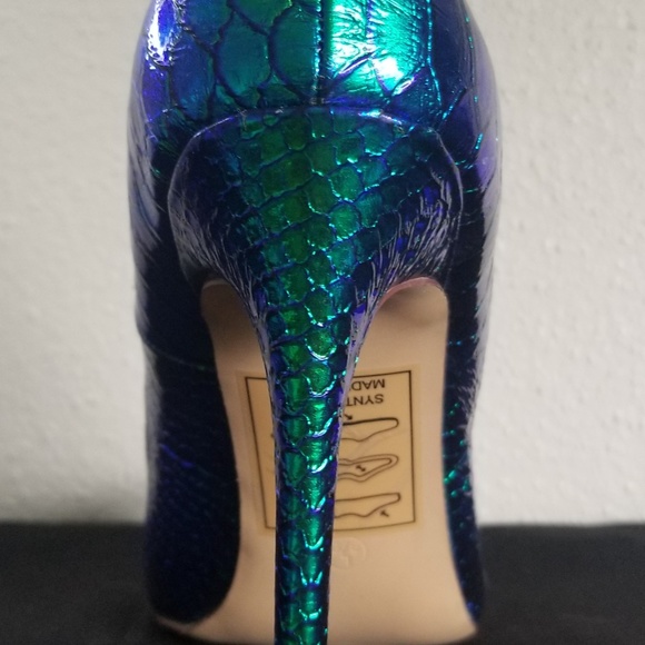 Metallic Heels - Picture 2 of 5